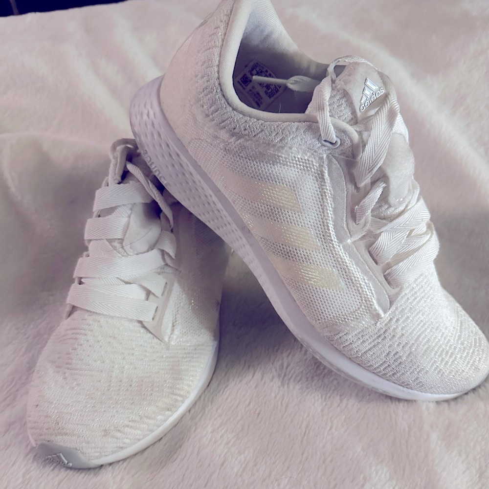 adidas Edge Lux 4 Running Shoe